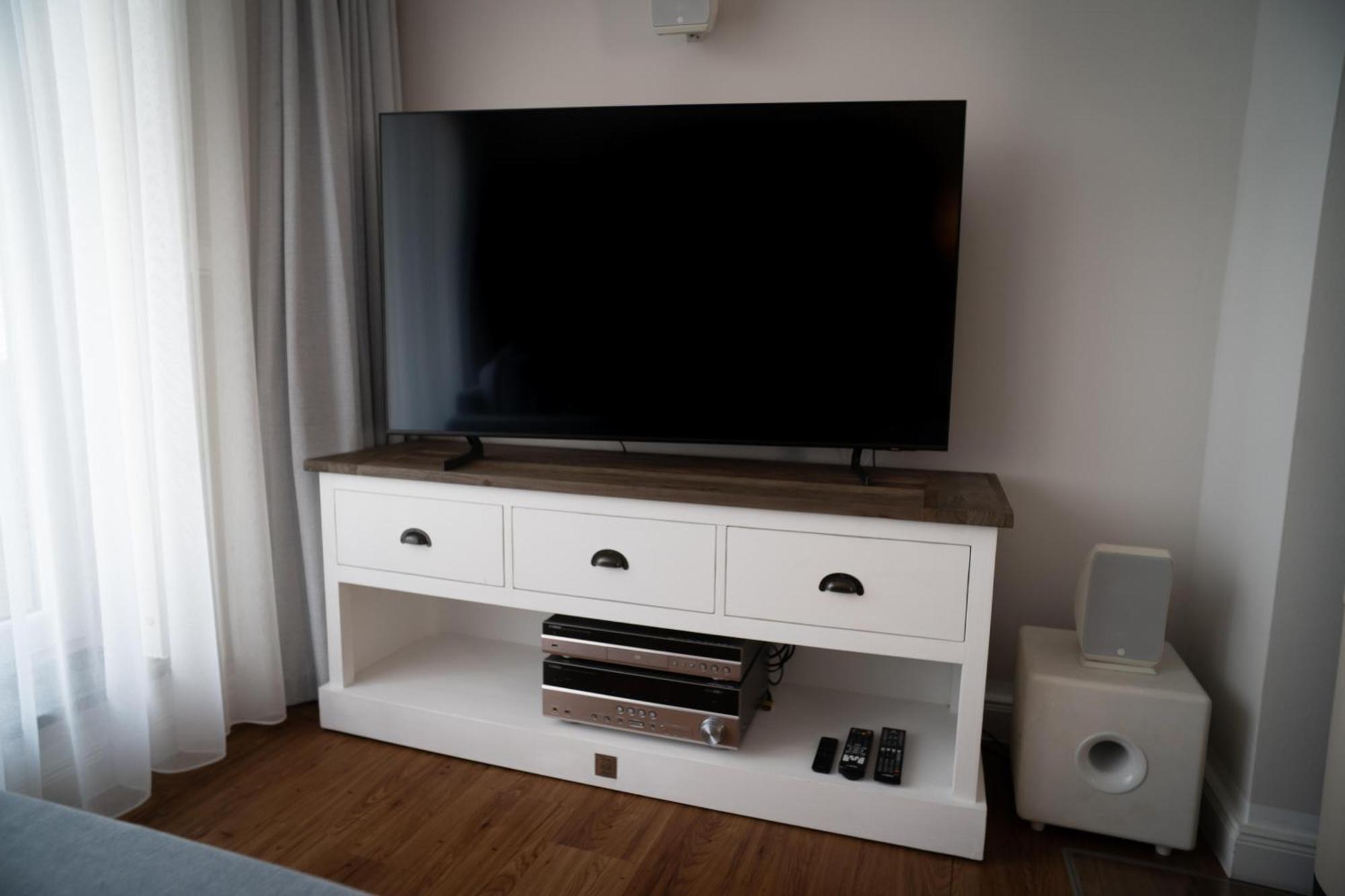 Bernstein Apartment *